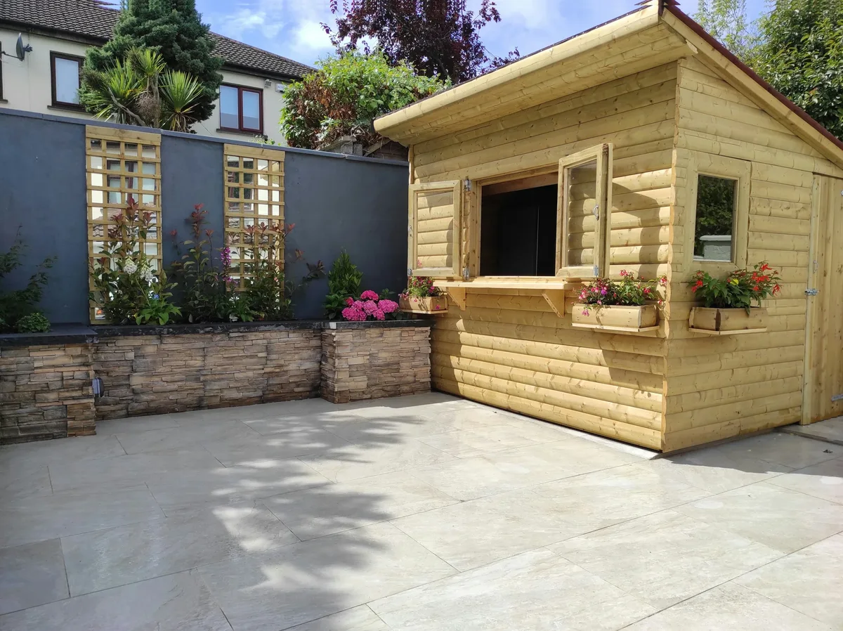 Paver patio surface with clean, fully filled joints